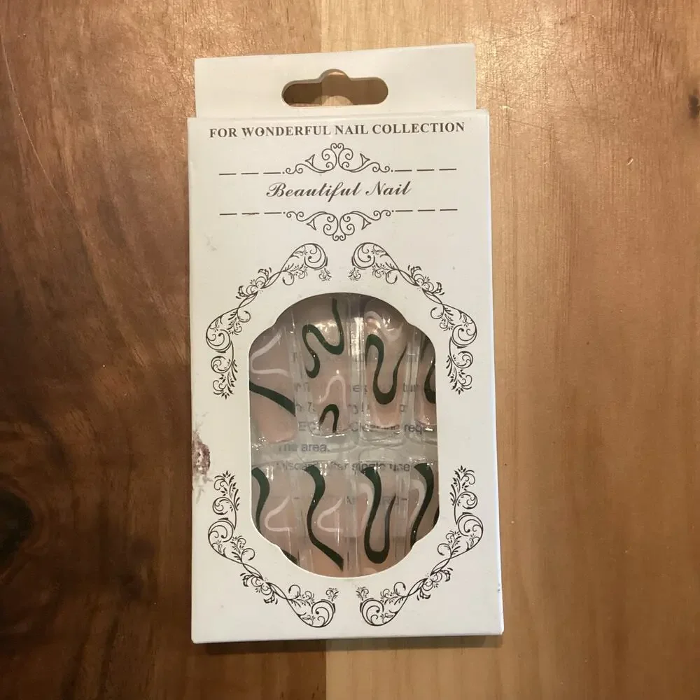 24Pcs Press on Nails